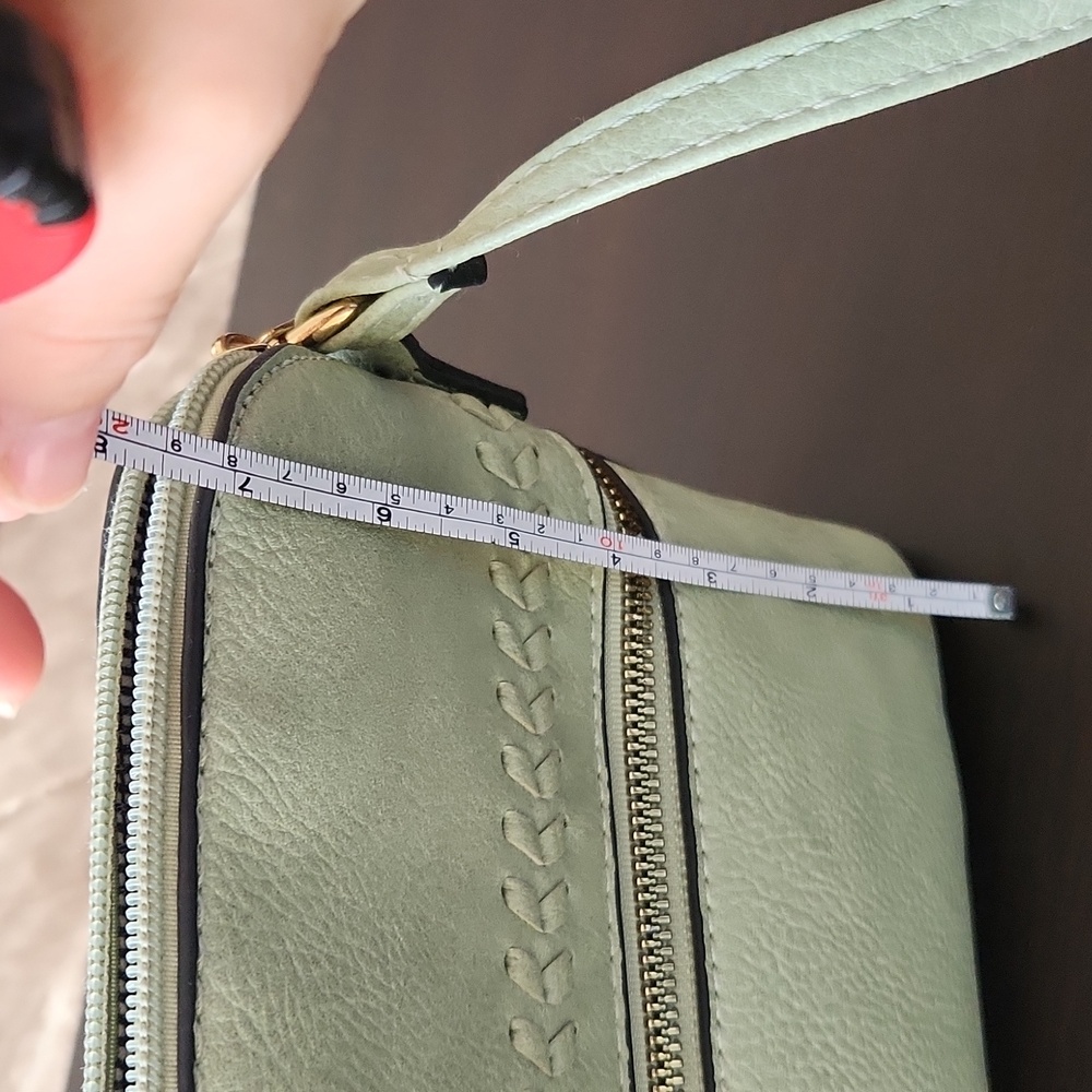 Deluxity Los Angeles, Vegan Green Purse, New - Picture 10 of 11